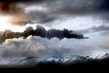Pył wulkaniczny nad Islandią